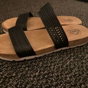Cliffs By White Mountain Women's Black and Tan Slide Sandals